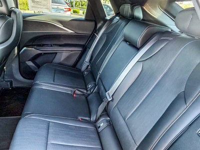 2025 Cadillac LYRIQ Luxury 1