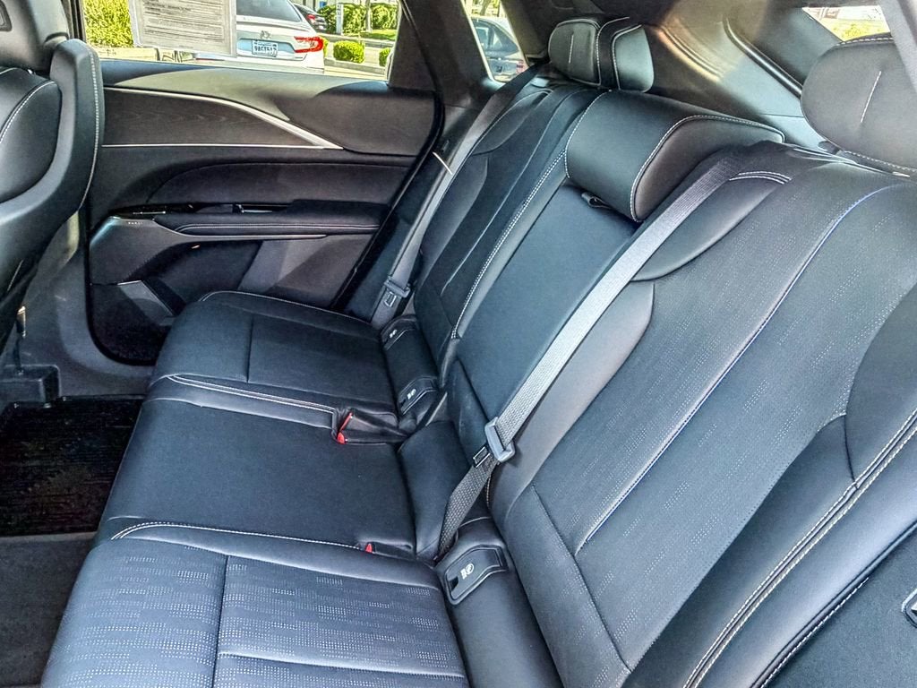 2025 Cadillac LYRIQ Luxury 1