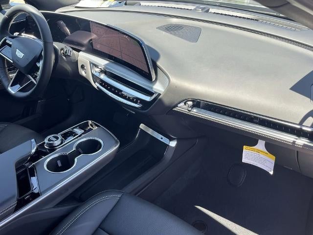 2025 Cadillac LYRIQ Luxury 1