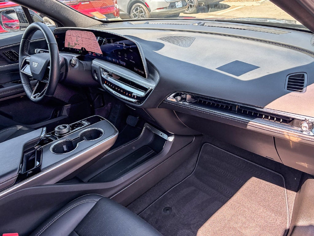 2025 Cadillac LYRIQ Luxury 1
