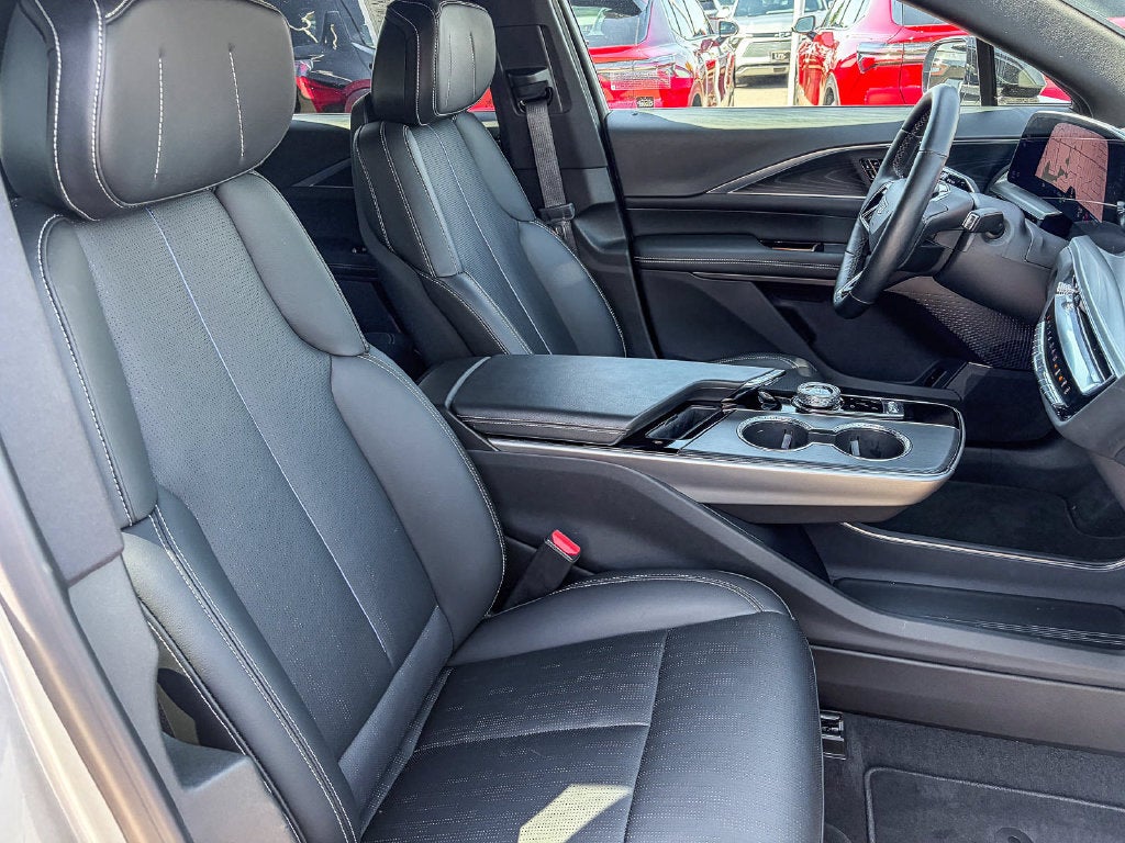 2025 Cadillac LYRIQ Luxury 1