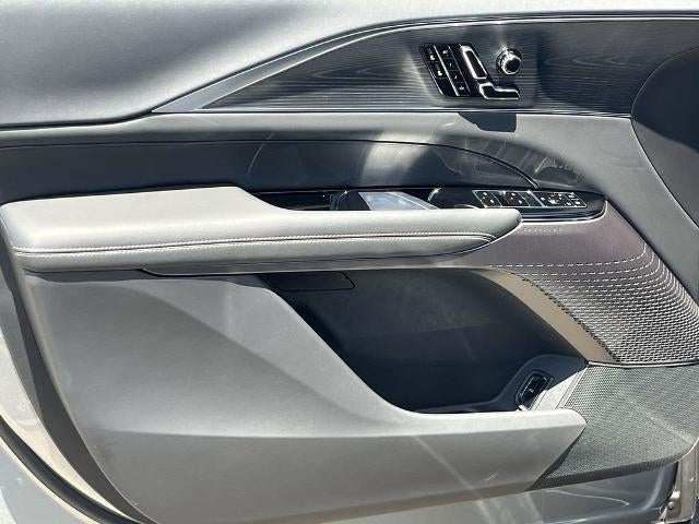 2025 Cadillac LYRIQ Luxury 1