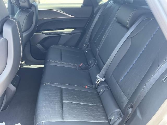 2025 Cadillac LYRIQ Luxury 1