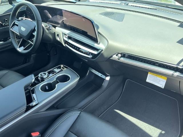 2025 Cadillac LYRIQ Luxury 1