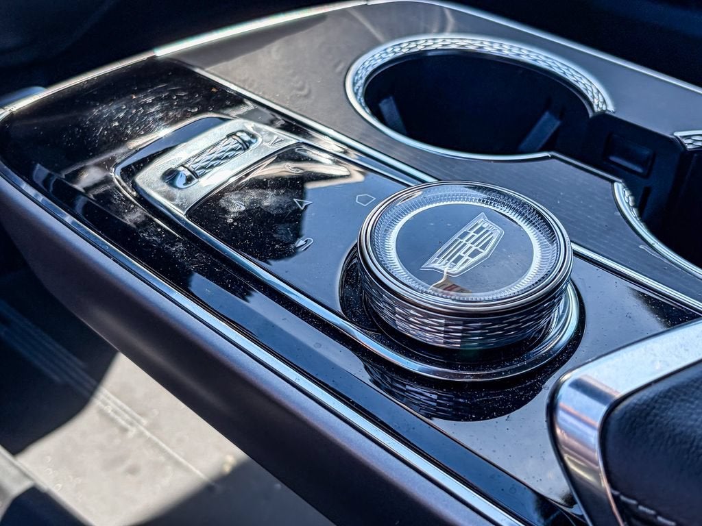 2024 Cadillac LYRIQ Luxury 1