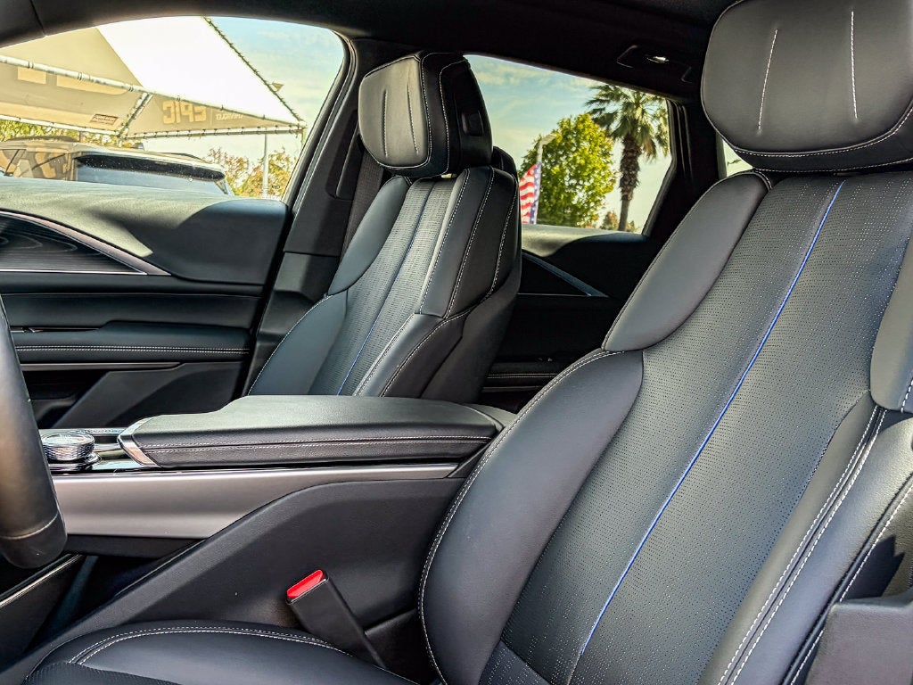 2025 Cadillac LYRIQ Sport 1