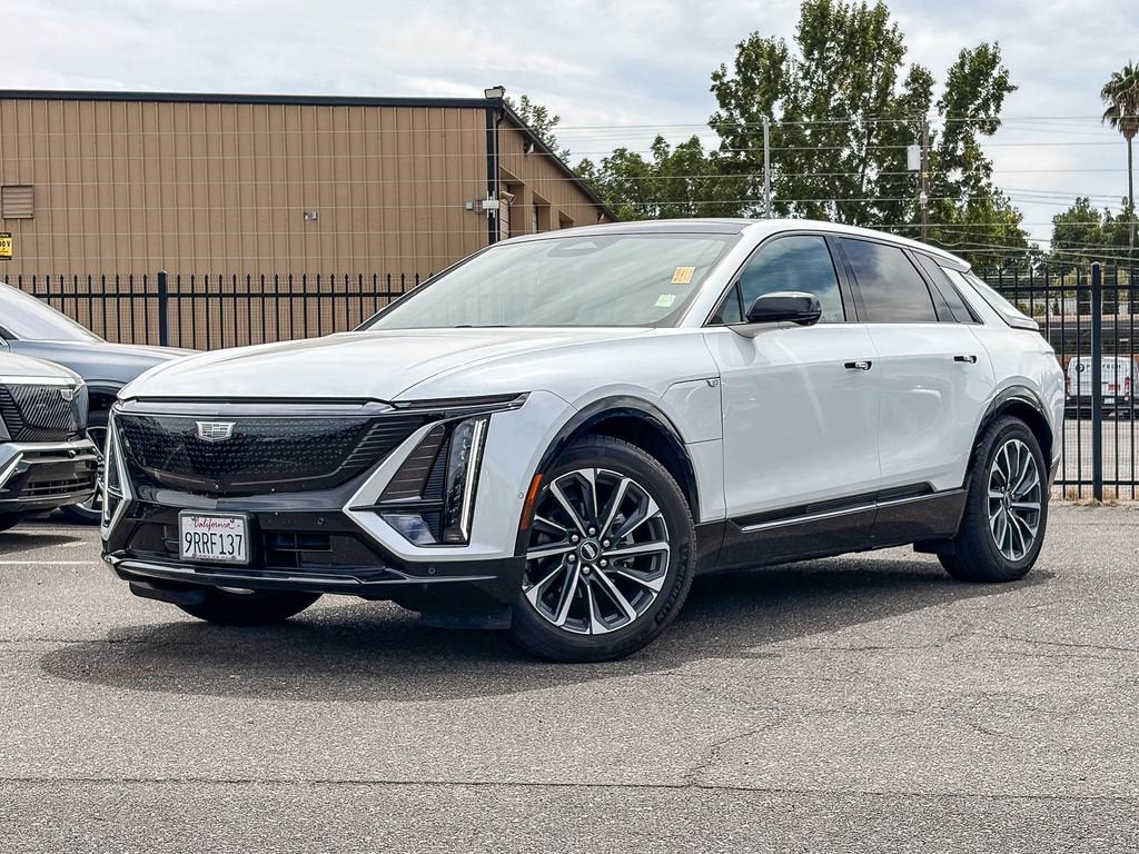 2024 Cadillac LYRIQ Sport 2