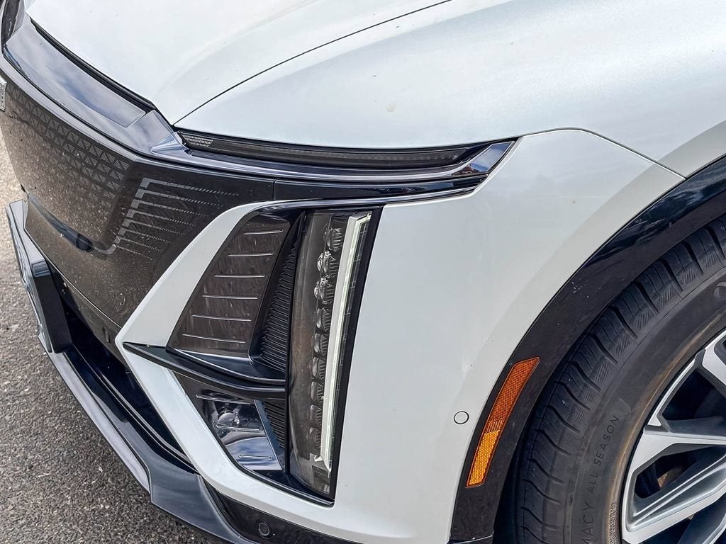 2024 Cadillac LYRIQ Sport 2