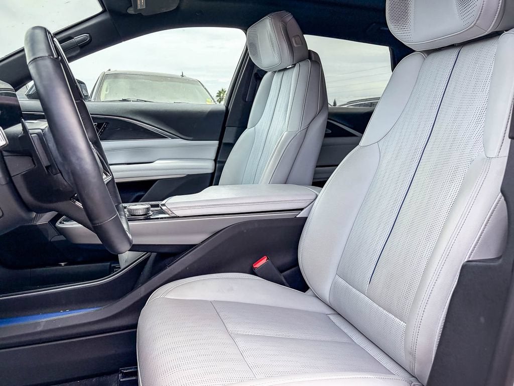 2024 Cadillac LYRIQ Sport 2