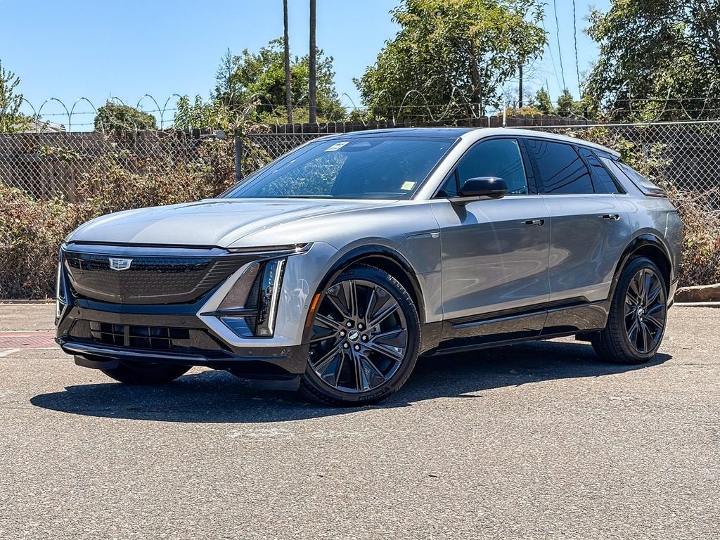 2024 Cadillac LYRIQ Sport 3