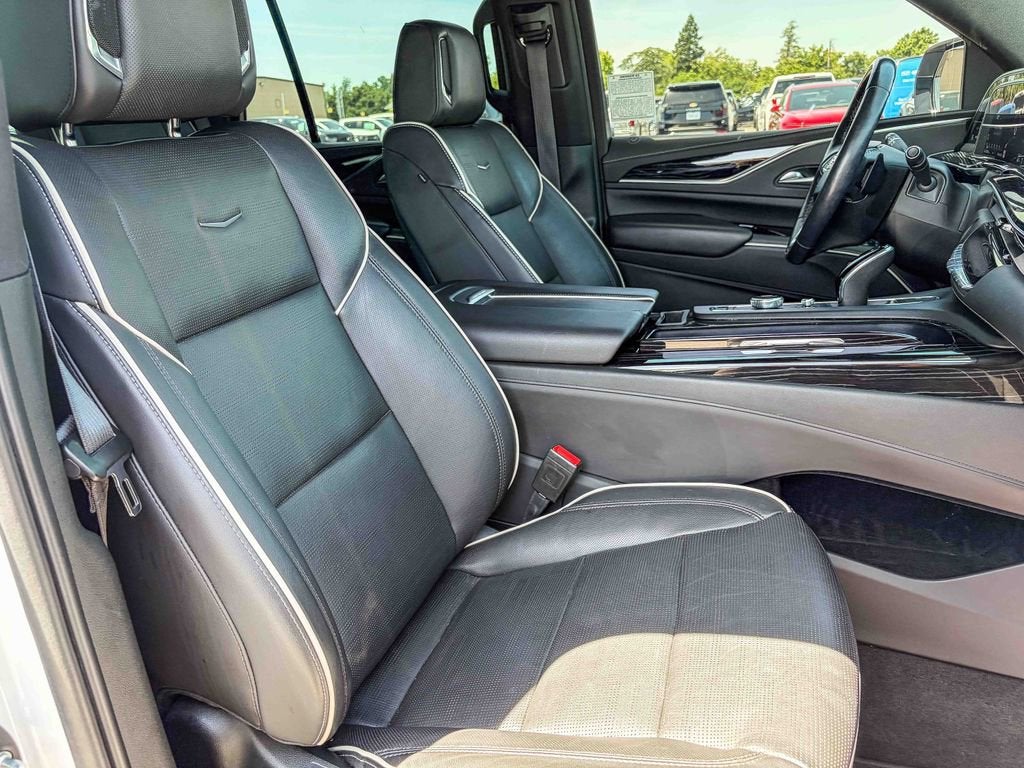 2022 Cadillac Escalade Sport