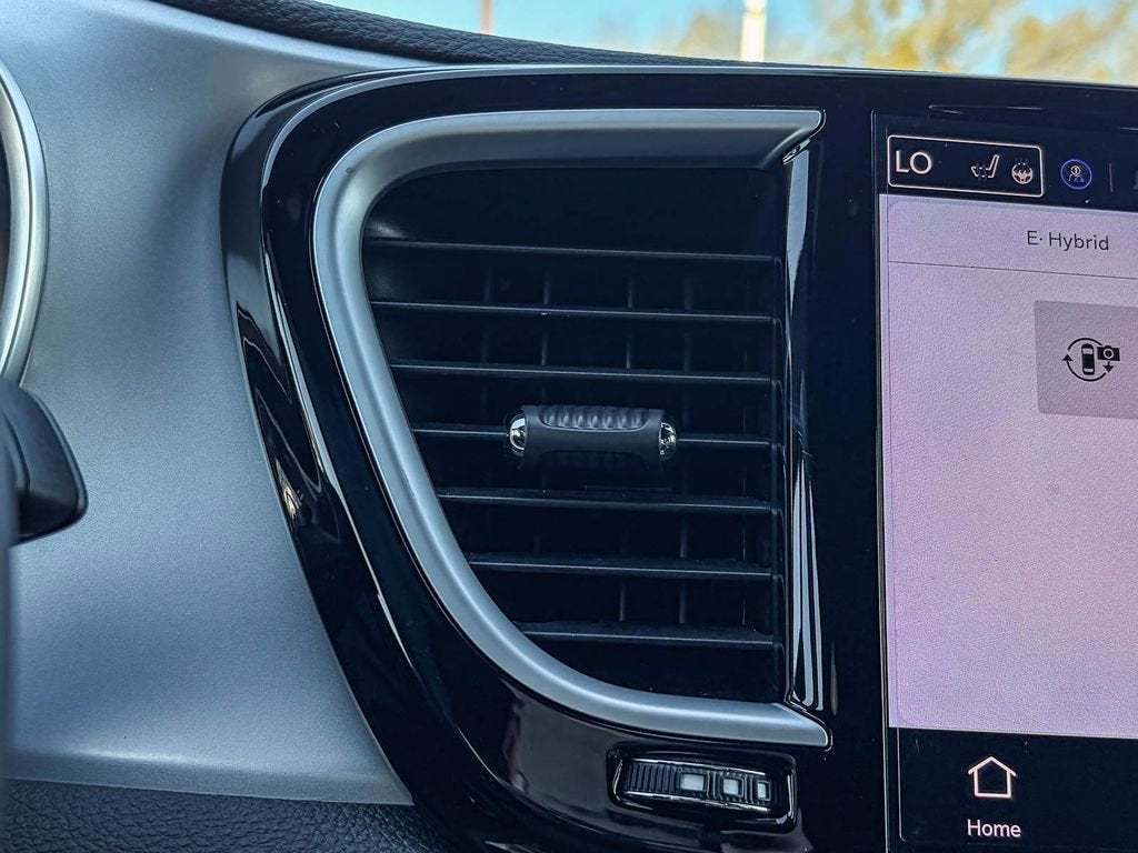 2025 Chrysler Pacifica Hybrid Premium S Appearance Pkg