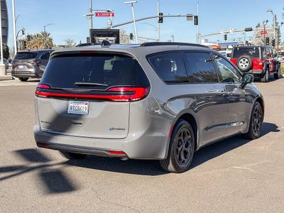 2025 Chrysler Pacifica Hybrid Premium S Appearance Pkg