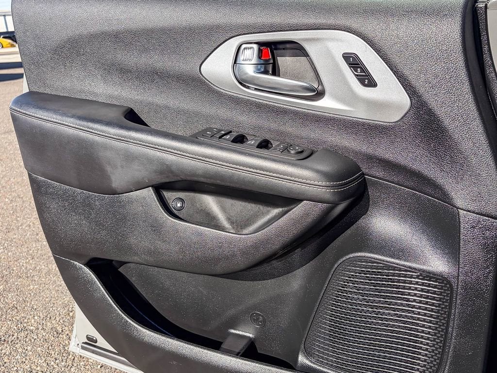 2025 Chrysler Pacifica Hybrid Premium S Appearance Pkg