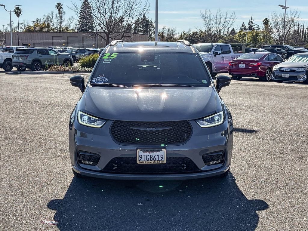 2025 Chrysler Pacifica Hybrid Premium S Appearance Pkg
