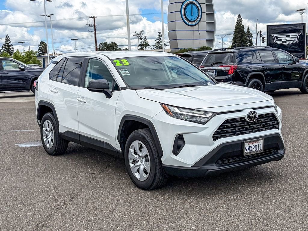 2023 Toyota RAV4 LE