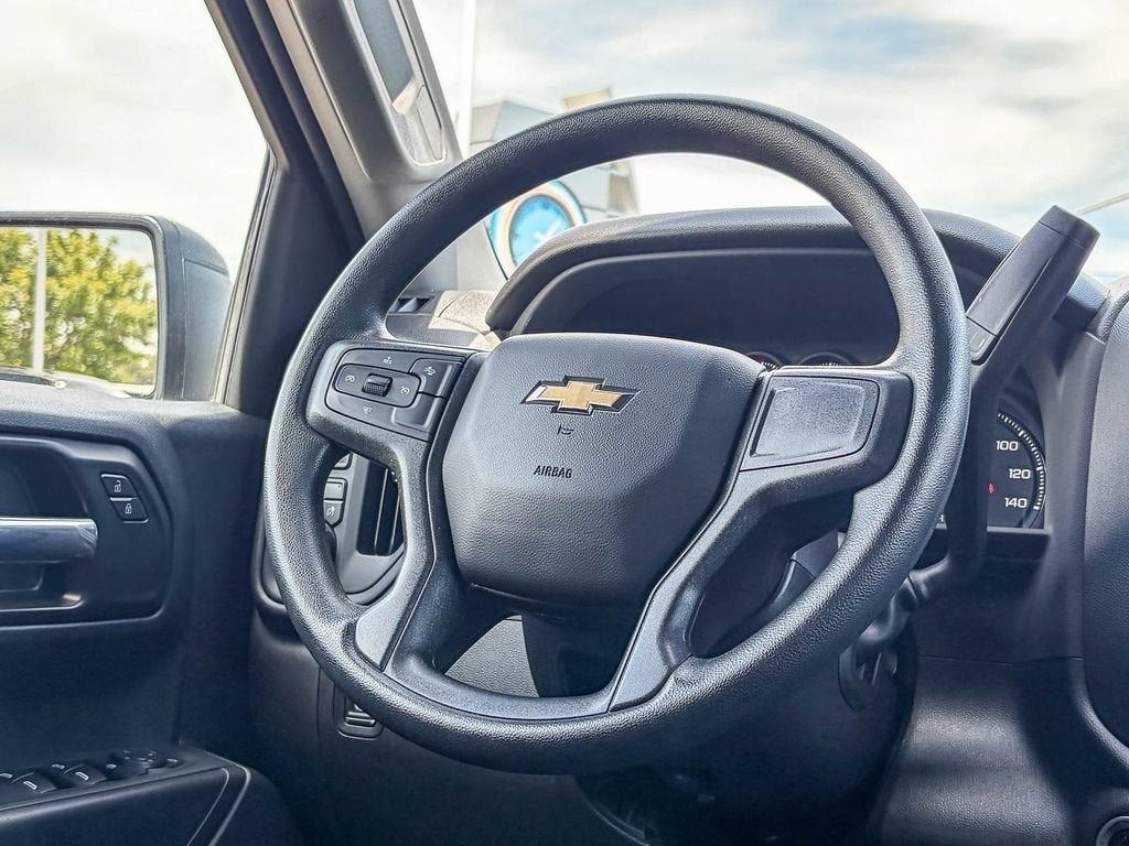 2025 Chevrolet Silverado 1500 Custom