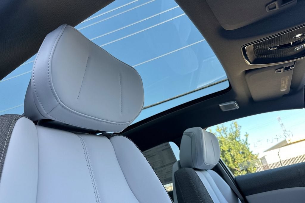 2027 Cadillac OPTIQ Luxury