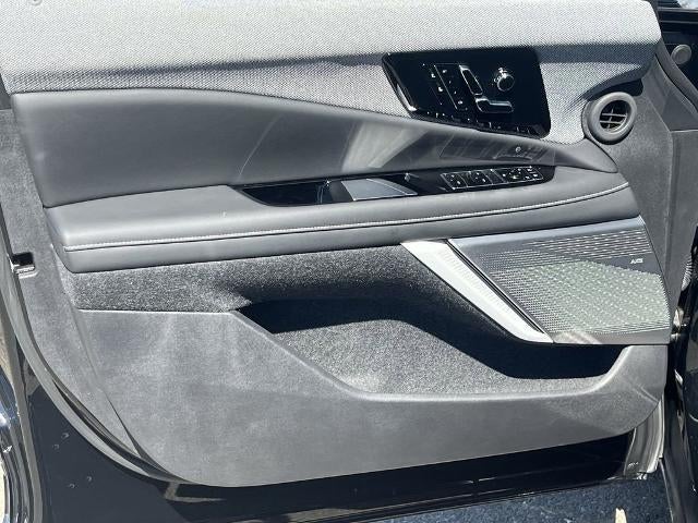 2025 Cadillac OPTIQ Luxury 1