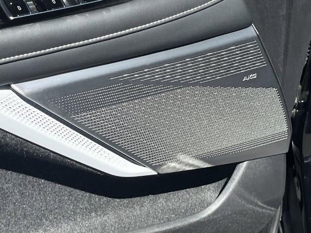 2025 Cadillac OPTIQ Luxury 1