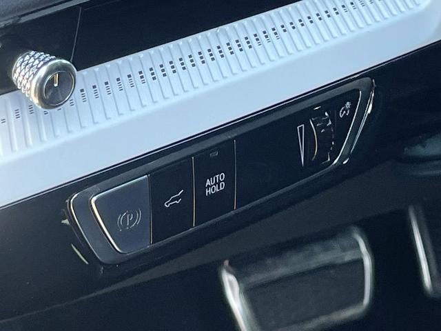 2025 Cadillac OPTIQ Luxury 1