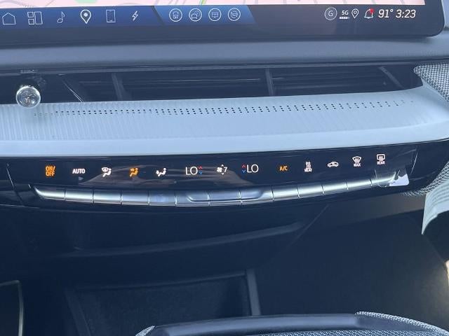 2025 Cadillac OPTIQ Luxury 1