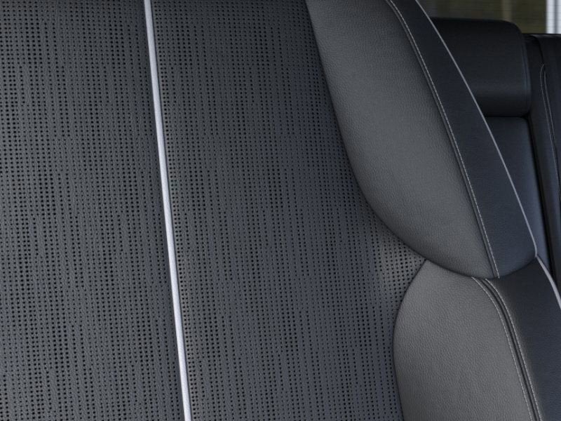 2025 Cadillac OPTIQ Luxury 2