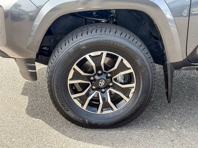 2022 Toyota Tacoma 4WD SR5