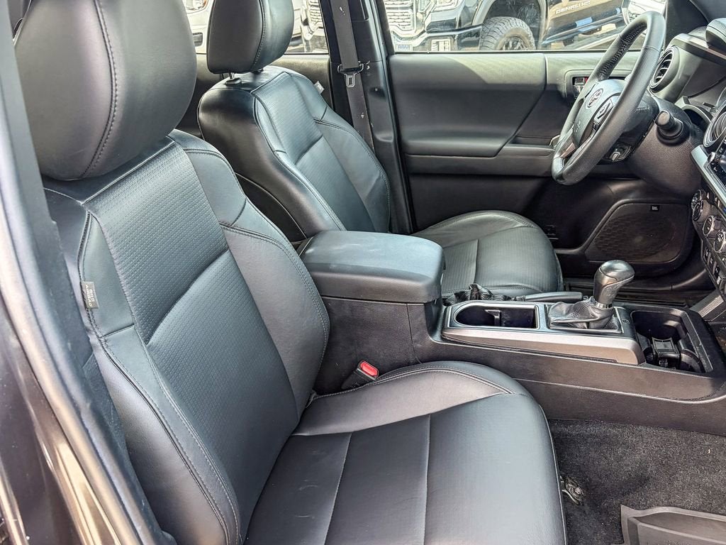 2022 Toyota Tacoma 4WD SR5