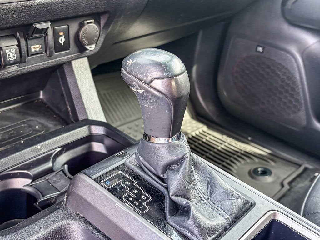 2022 Toyota Tacoma 4WD SR5