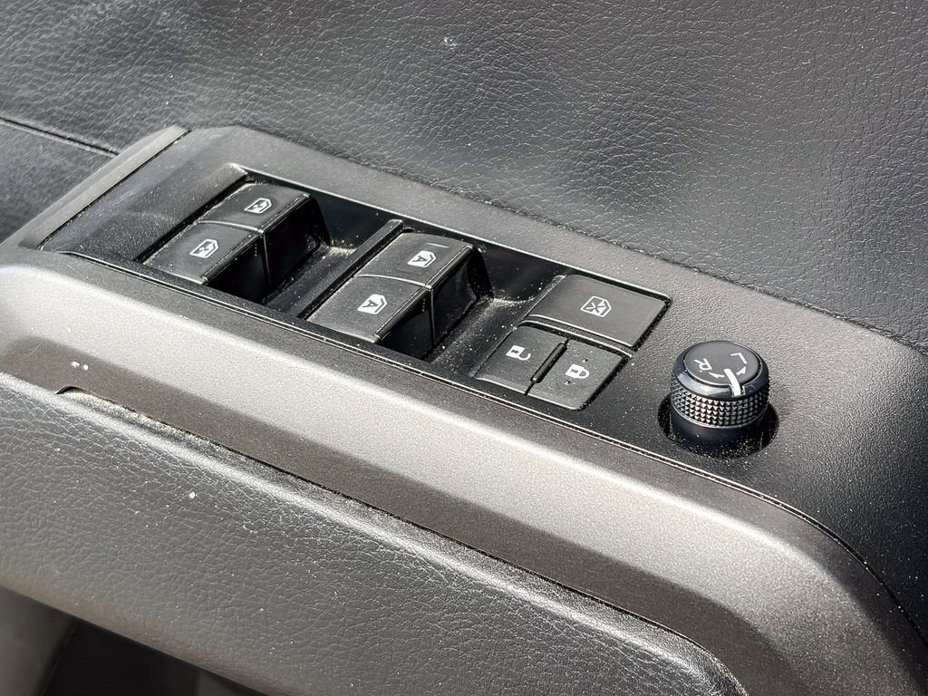 2022 Toyota Tacoma 4WD SR5