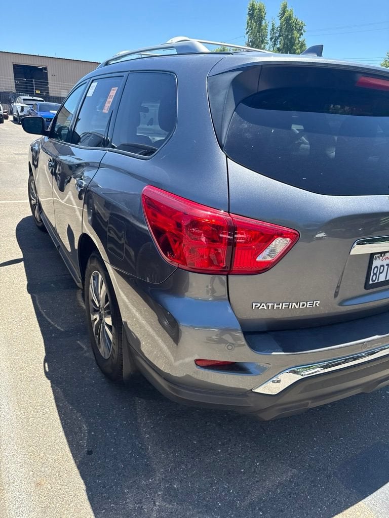2020 Nissan Pathfinder S 2WD