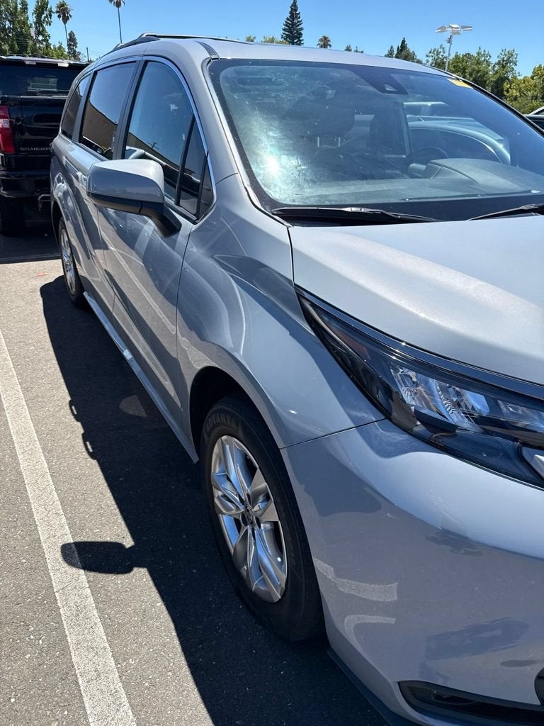 2023 Toyota Sienna Woodland Edition