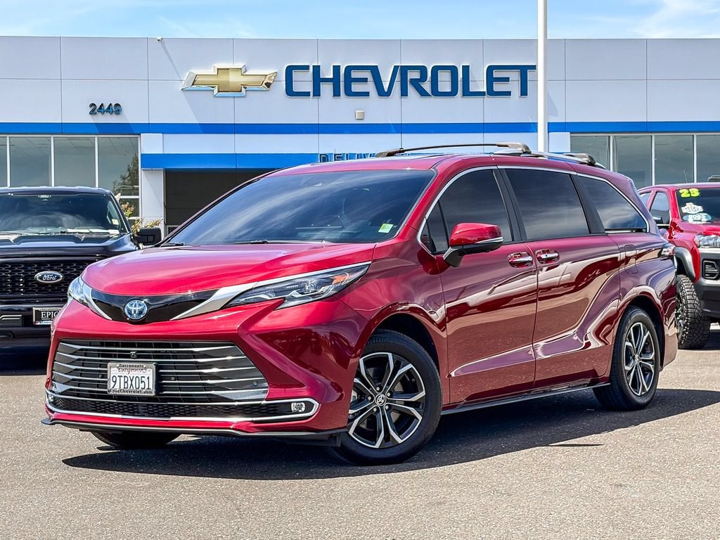 2025 Toyota Sienna Platinum