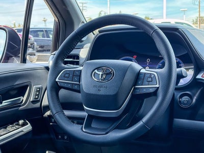 2025 Toyota Sienna Platinum