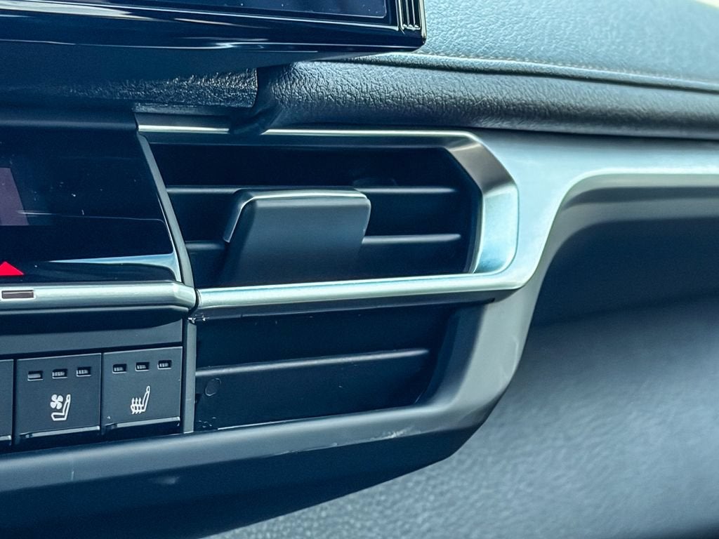 2025 Toyota Sienna Platinum