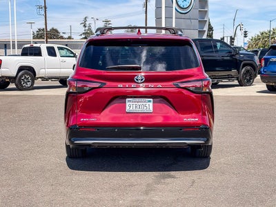 2025 Toyota Sienna Platinum