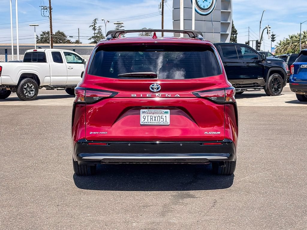2025 Toyota Sienna Platinum