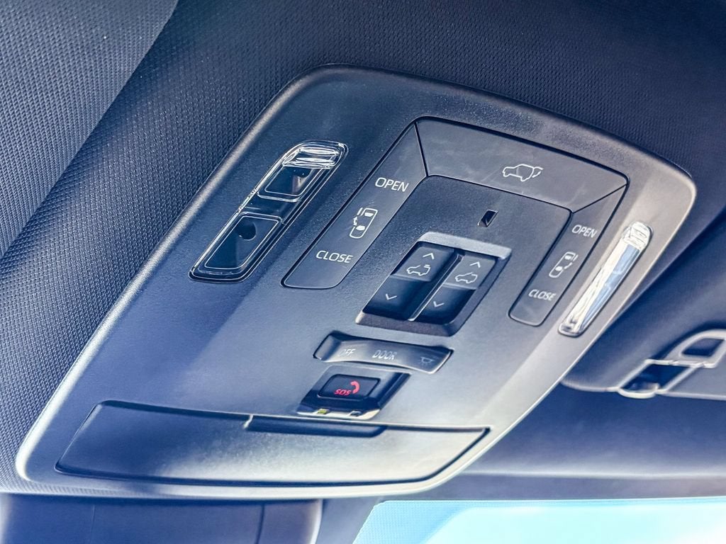 2025 Toyota Sienna Platinum