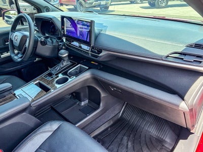 2025 Toyota Sienna Platinum