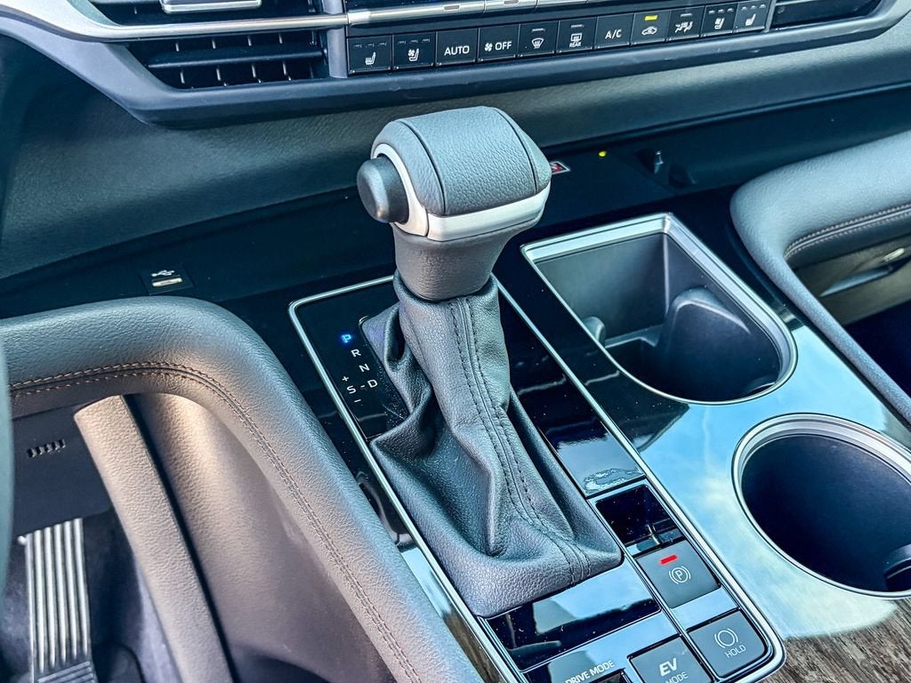 2025 Toyota Sienna Platinum