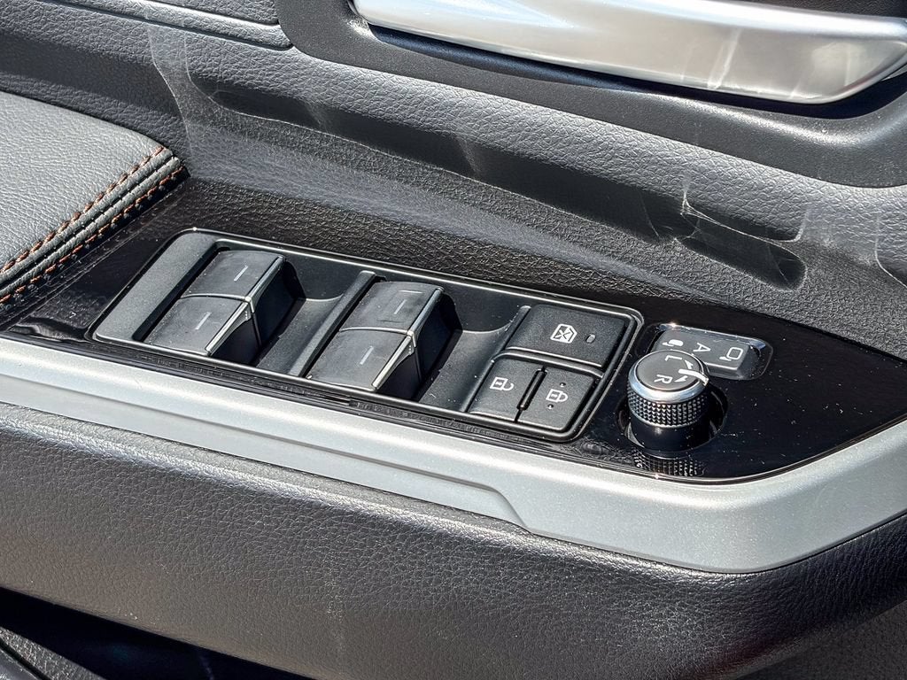 2025 Toyota Sienna Platinum