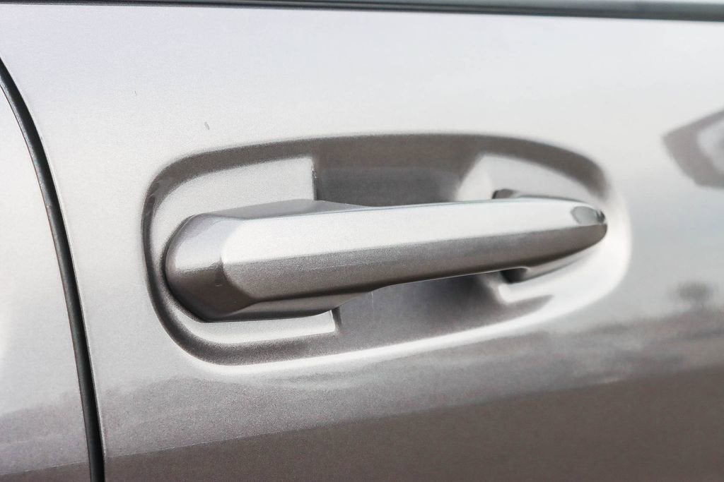 2023 Toyota Sienna LE