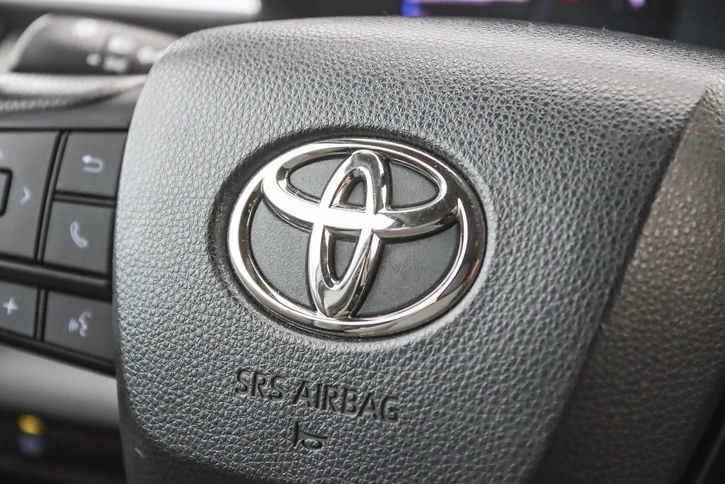 2023 Toyota Sienna LE