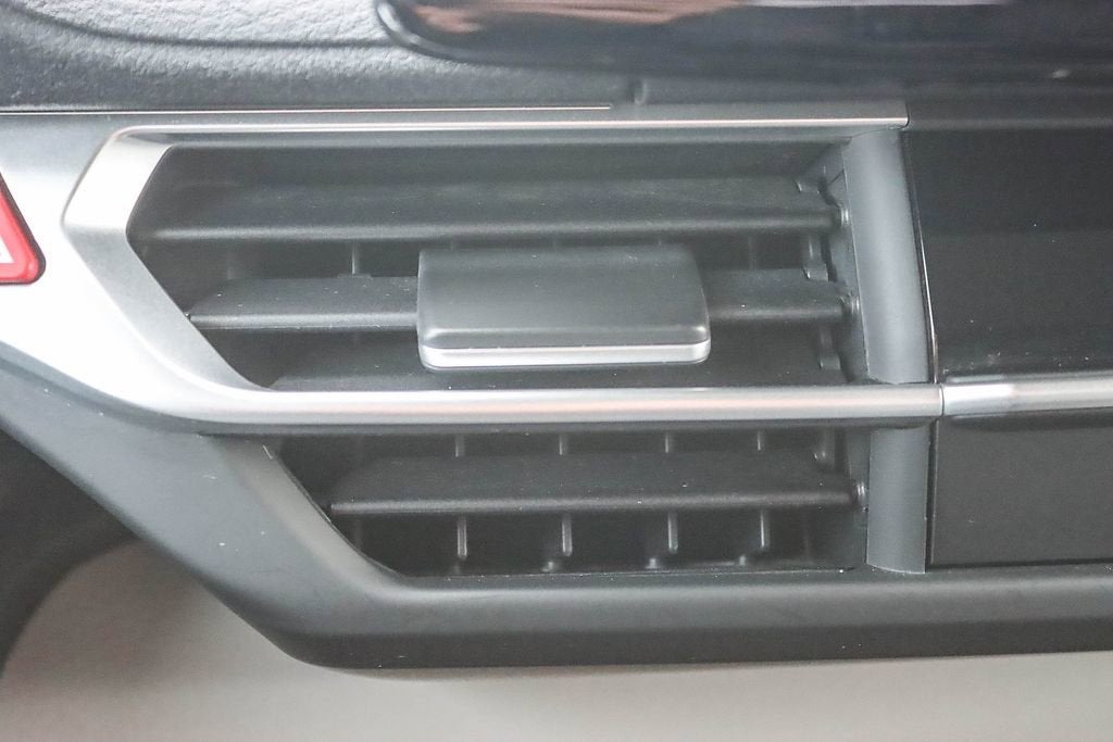 2023 Toyota Sienna LE