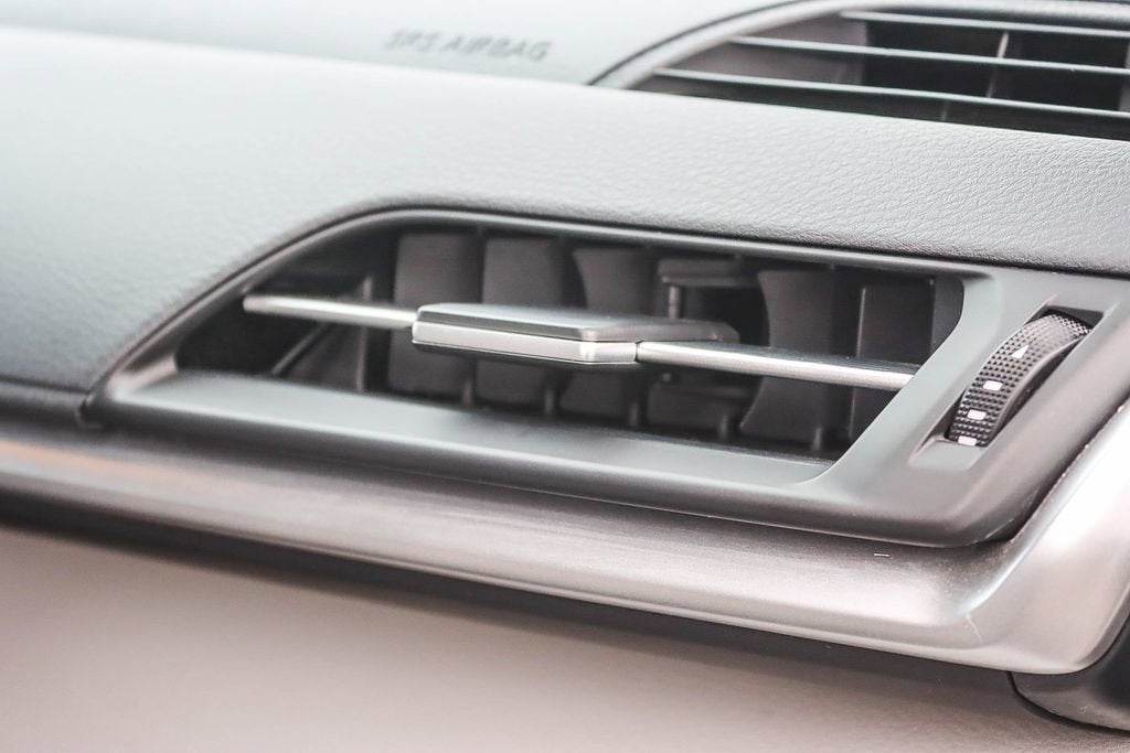 2023 Toyota Sienna LE