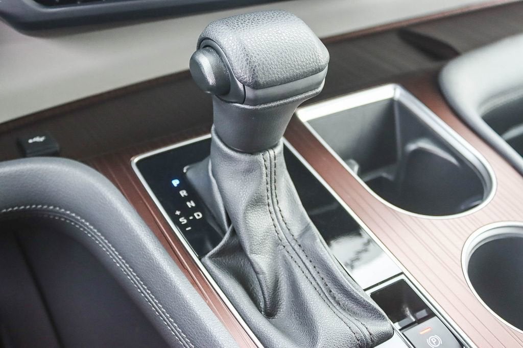 2023 Toyota Sienna LE