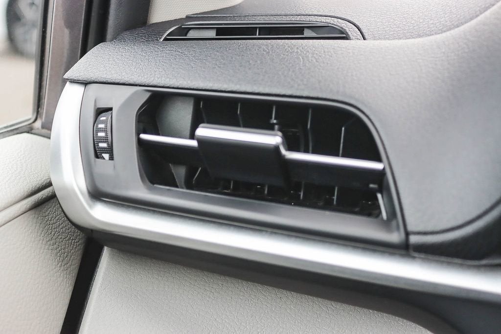 2023 Toyota Sienna LE