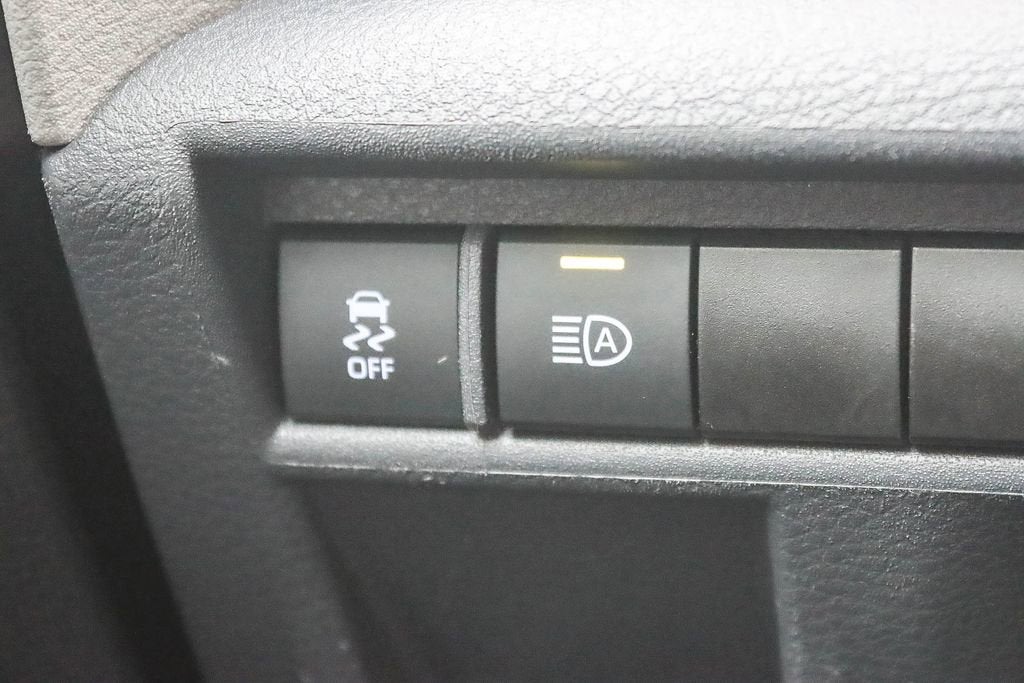 2023 Toyota Sienna LE