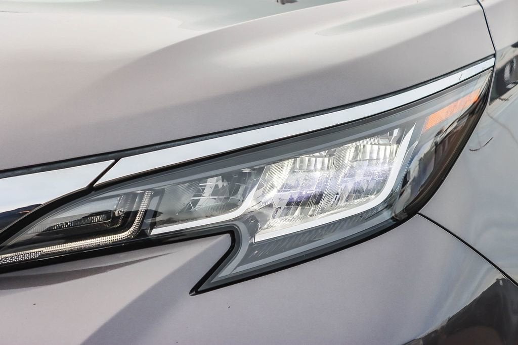 2023 Toyota Sienna LE